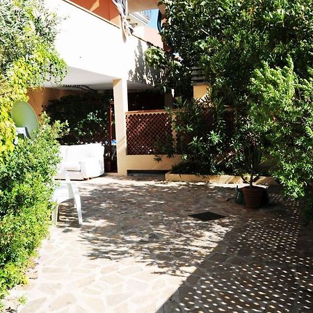 B&B Casa Derosas Golfo Aranci Bagian luar foto