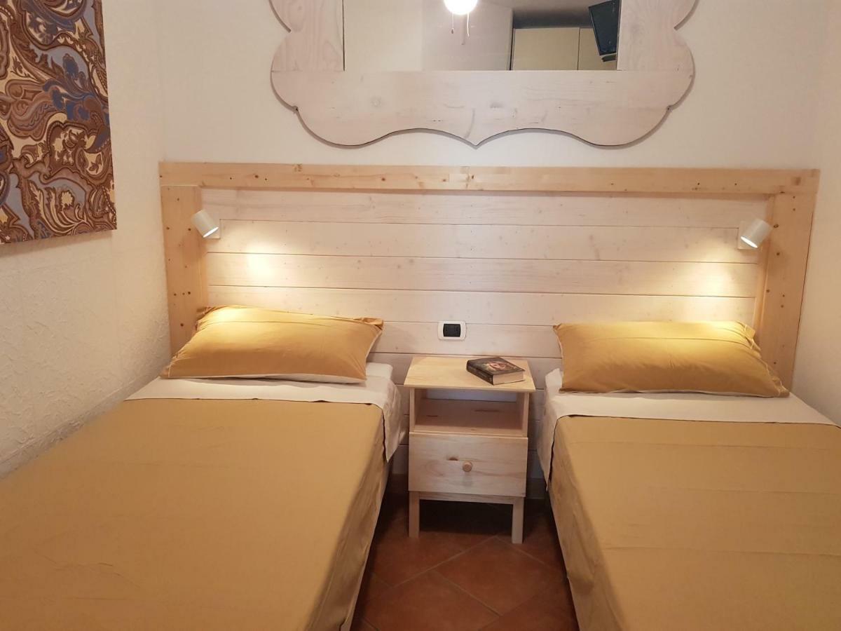 B&B Casa Derosas Golfo Aranci Bagian luar foto